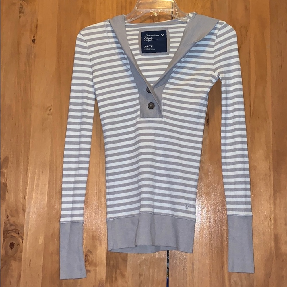 American eagle hooded sweater